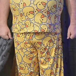 Men's Cartoon Duck Print Tee & Elastic Waist Pants & Shorts Loungewear Set, Regular Fit Casual Comfy Round Neck Short Sleeve T-shirt & Trousers & Shorts PJ Set, Men's Sleepwear for Summer, Casual Pajamas Outfit