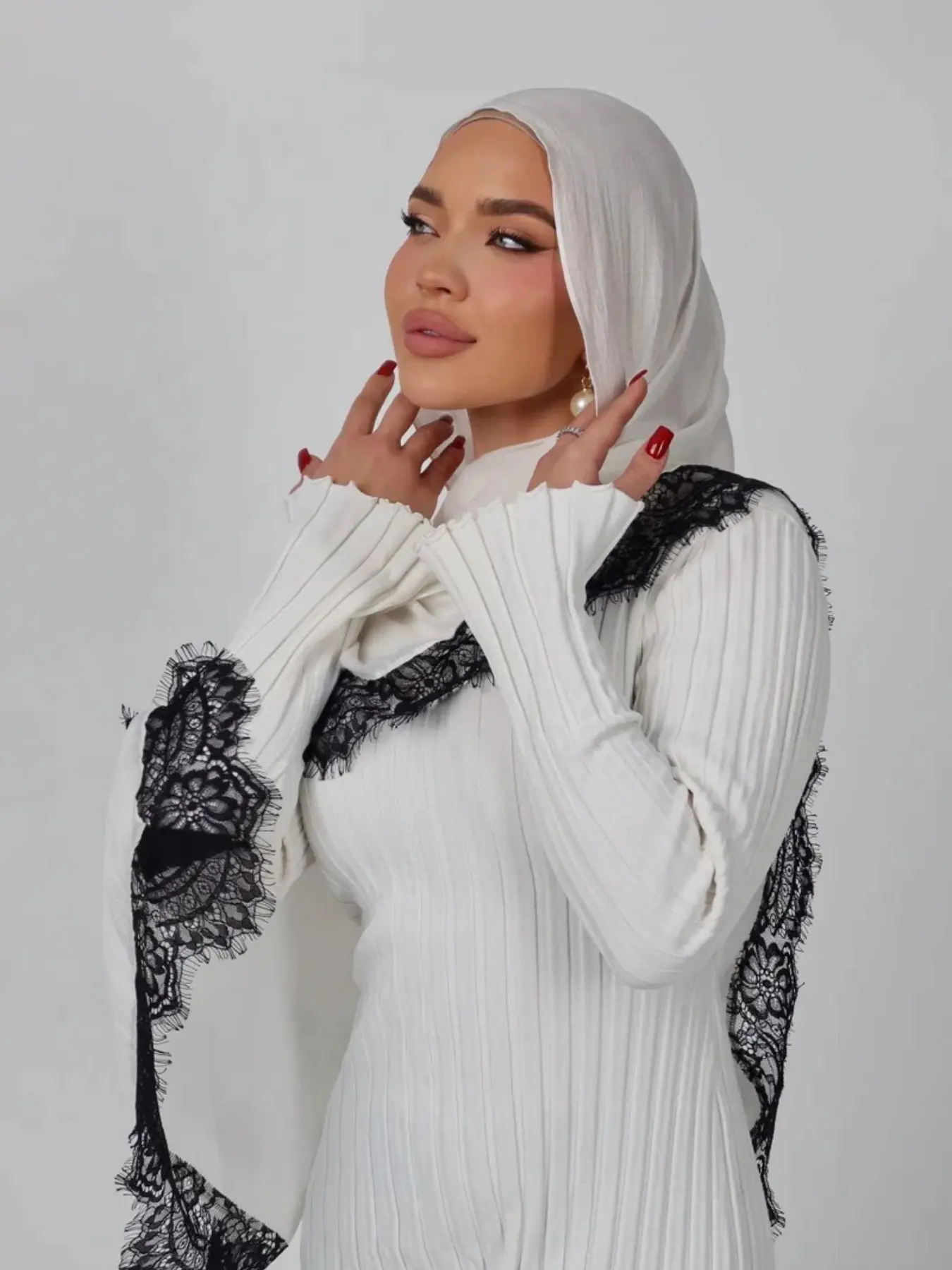 Women's Soft Breathable Jersey Hijab Scarf, Geometric Cut Out Design, Contrast Lace Edge, Comfortable Wear, Stylish Boho Style