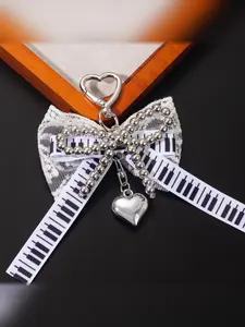 Y2K Fashion Keychain with Musical Note Ribbon Beads, Imitation Pearl Butterfly Heart, Elegant Bag Charm for College Style, Sweet Cool Pain Look