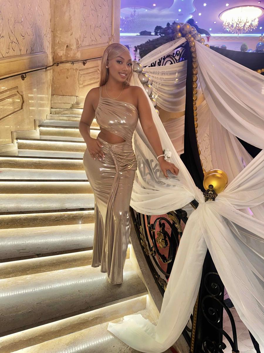 Item: 13X6 Milk Tea Lace Wig, 28 inches