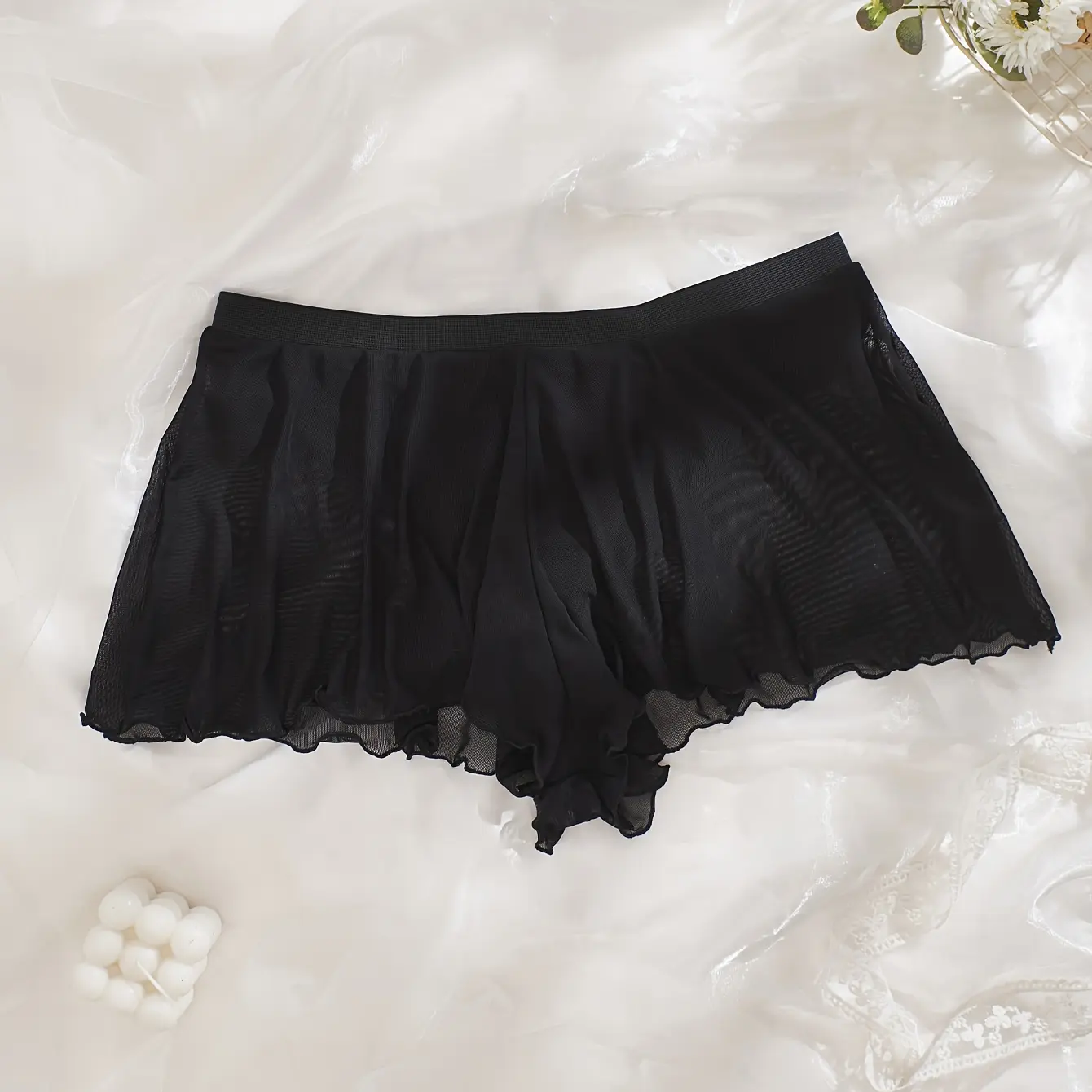 Chic Ladies' Skort for Parties - Stylish and Flirty, Perfect for Summer Outings, Fashionable Design for a Trendy Look