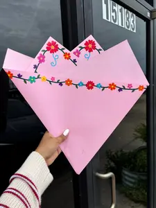 Colorful flowers edge pink 🌺 Colorful flowers edge pink 🌺