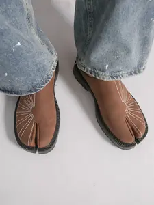 Men's Japanese Retro Toe-Separating Shoes, New Unique Design Minimalist Stitching, Thick Sole Anti-Slip Commuter Half Slippers