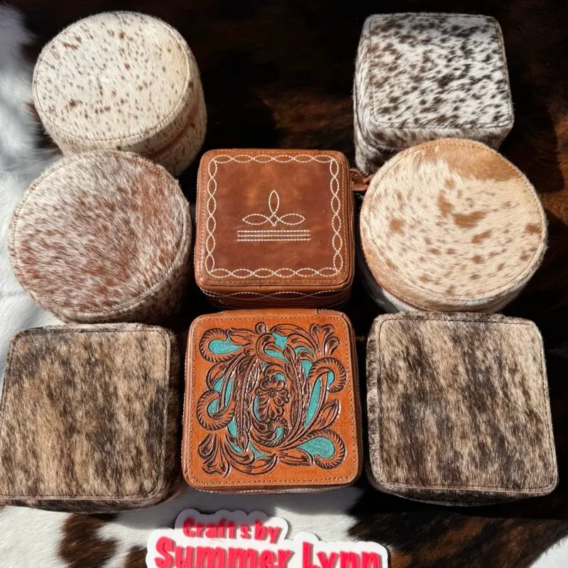 Travel jewelry case