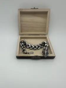 Sleek Dragon Head Bracelet - Fashion Jewelry Accessory