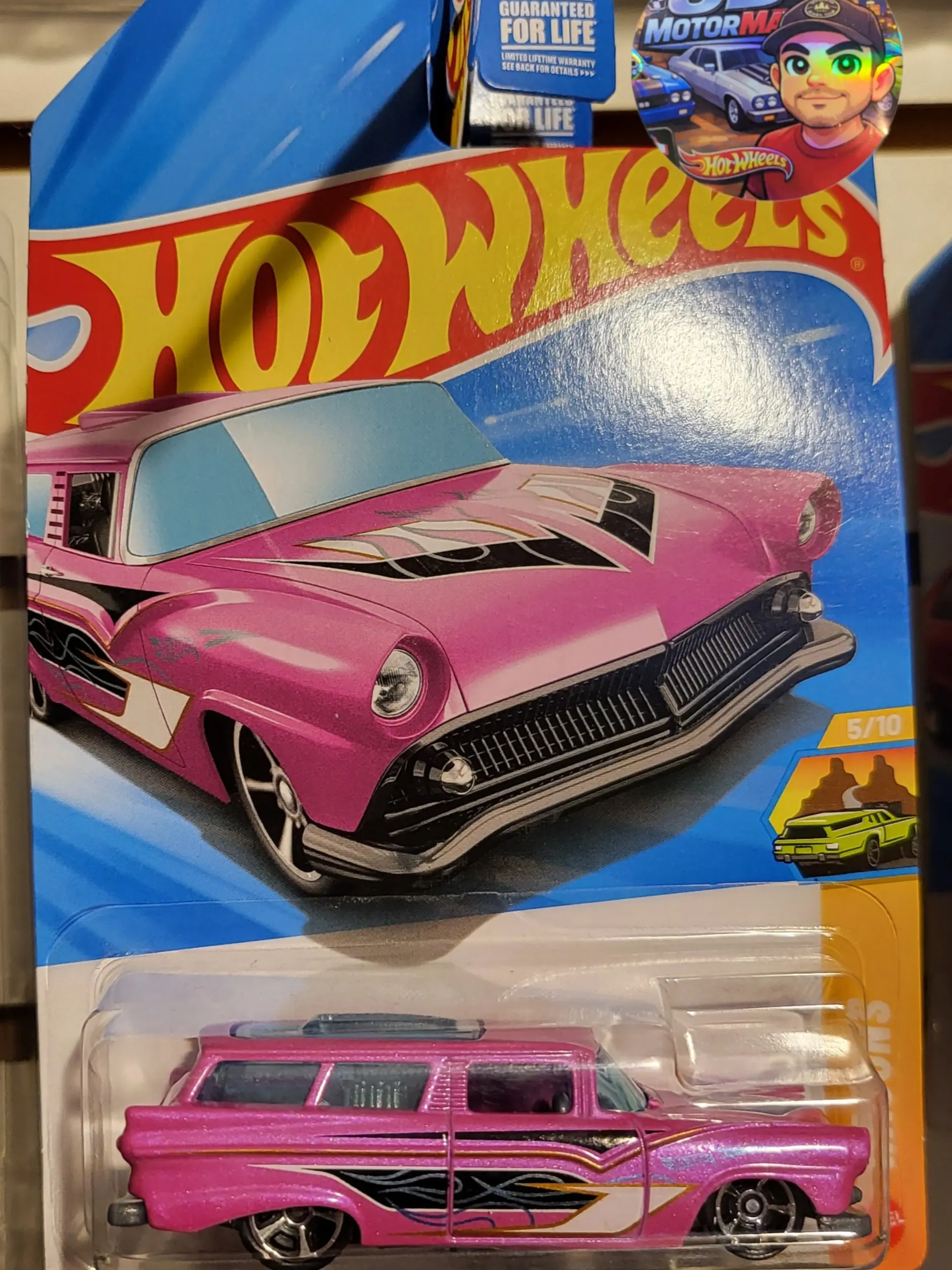 2026 Hot Wheels 8 Crate in Pink