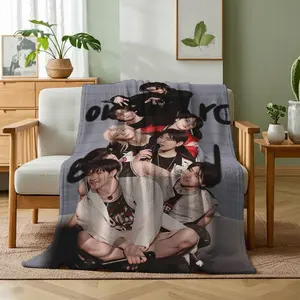 Stray Group Photo Stage Display Pattern Printed Flannel Blanket Cozy Polyester Decor for Office And Home, Lightweight Winter Warmth Shawl Perfect for Travel And Pet Companions