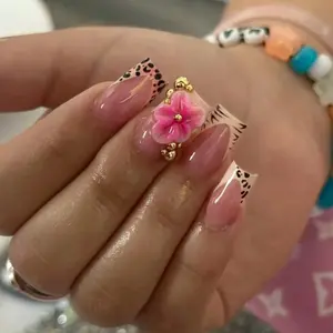10pcs Y2K Style Press-On Nails Set, Summer Nails, Floral Design, Handmade French Square Tips, 3D Flower Accents, Perfect for Work Parties Daily Wear