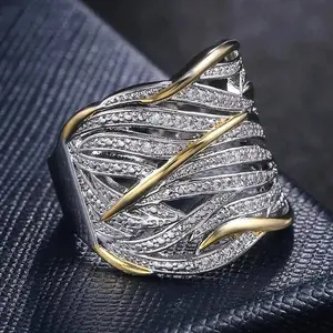 Huitan Hollow Design Women Ring Luxury Inlaid Sparkling Cubic Zirconia Party Lady Noble Accessories Wedding Delicate Jewelry