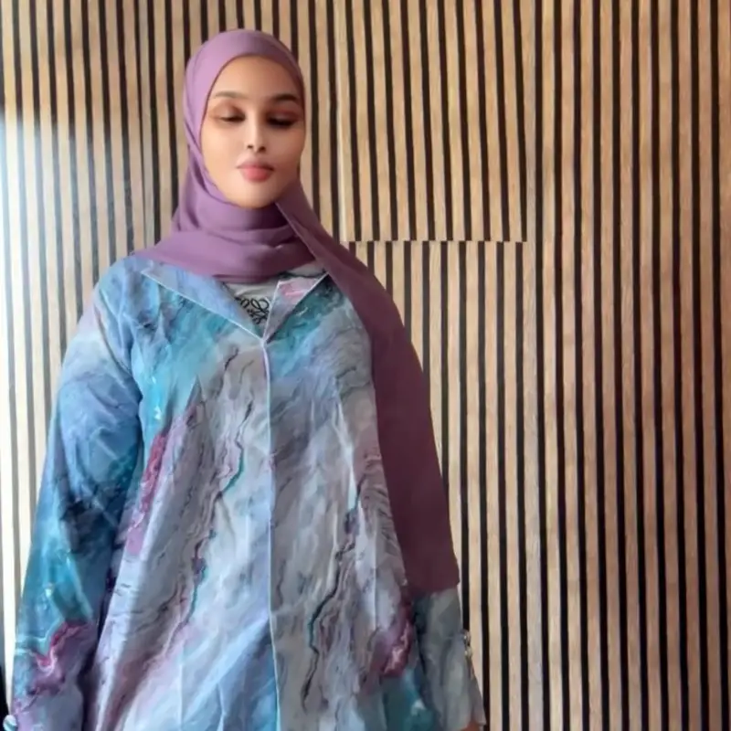 This women open abaaya isn’t just apiece of cloth but an amazing nd elegant purple nd blue with thir hijab