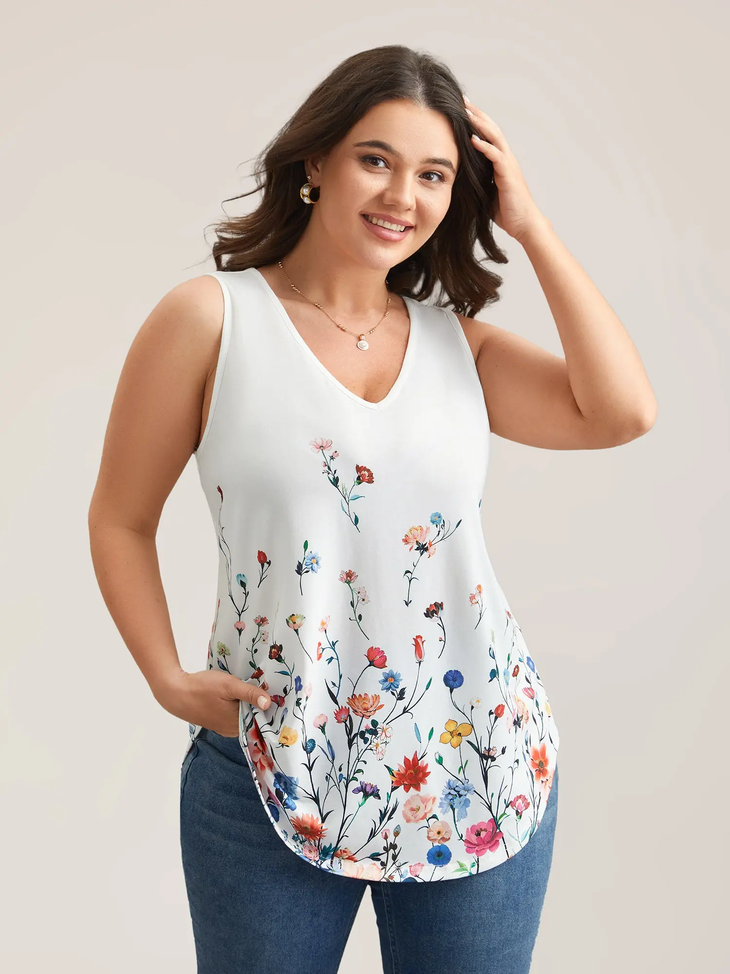 BLOOMCHIC Women's Plus-Size Elegant Short V-Neck Stretchy Floral Print Sleeveless Tank Top - Flowers, Floral Print Bandeau, Plus Size Clothes, Casual Notched Neckline Spring-Summer 2026 Vibes Swimweek Outfit Clothes,Summerfinds