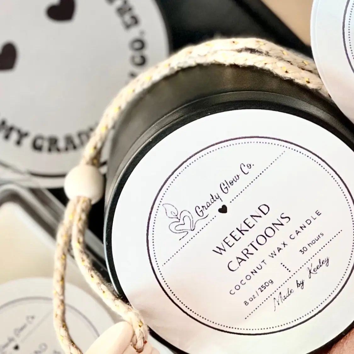 1 8 oz weekend cartoons candle