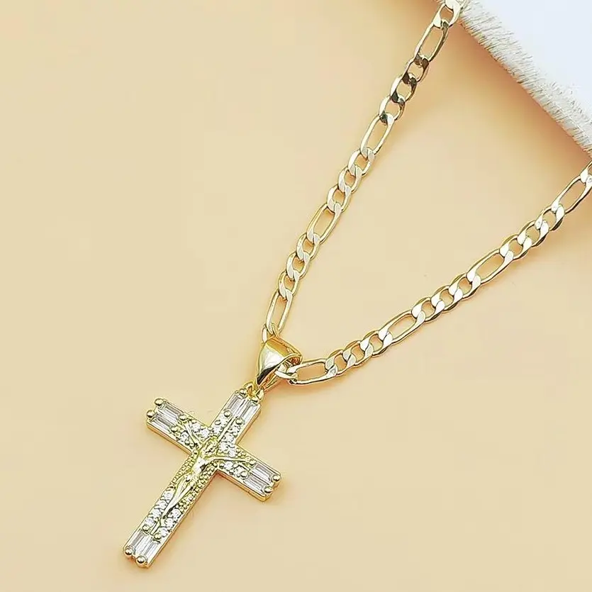 Gold Plated Cross Necklace for Men Women Cubic Zirconia Crucifix Pendant Figaro Chain Religious Jewelry Hip Hop Style Gift Elegant Design
