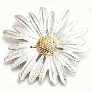 Vintage Daisy Brooch Floral Design Accessory Coats Dresses Pins