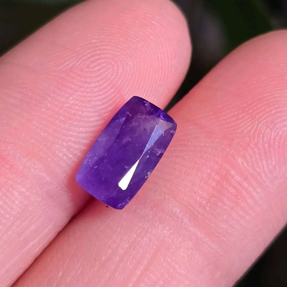 Natural Hackmanite 2CT – Color Changing Purple Stone