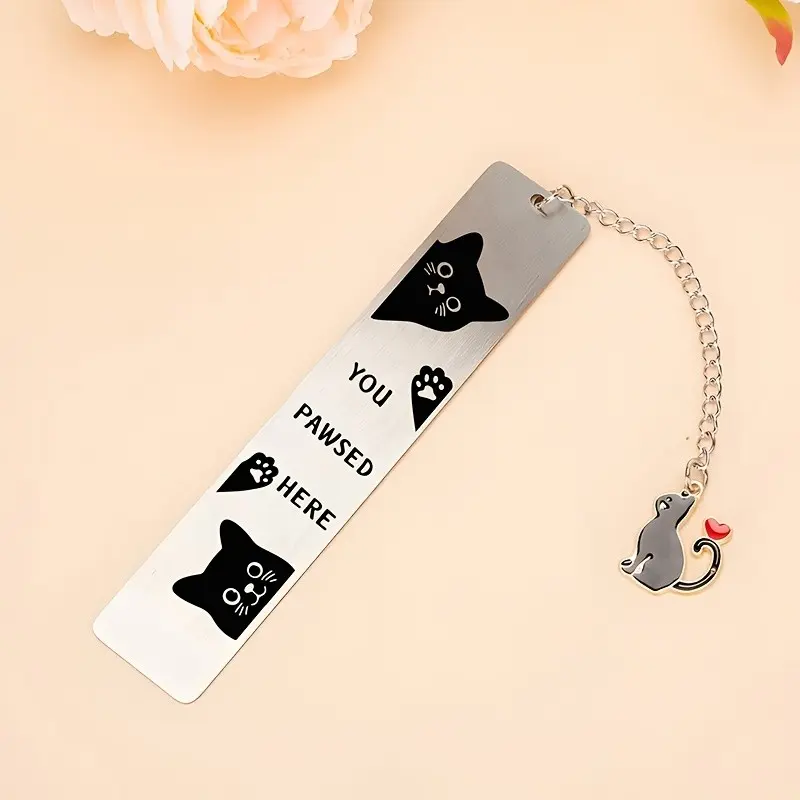 Charming Stainless Steel Cat Paw Bookmark, Perfect Gift for Readers and Teachers, Reading Enthusiasts' Gift, Unique Book Accessory