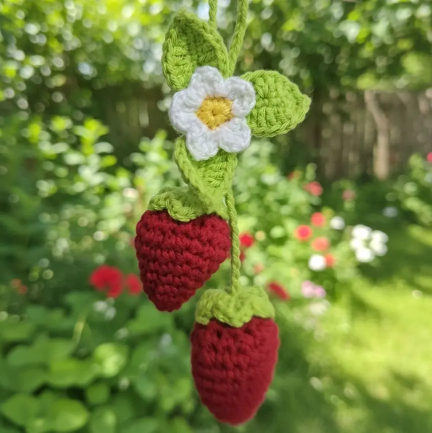 Elegant Handcrafted Cotton Fiber Strawberry Motif Pendant - Crochet Figure, Unisex Unique Charm Accessory, Soft Versatile Handmade Detail Craft for Bags, Luggage