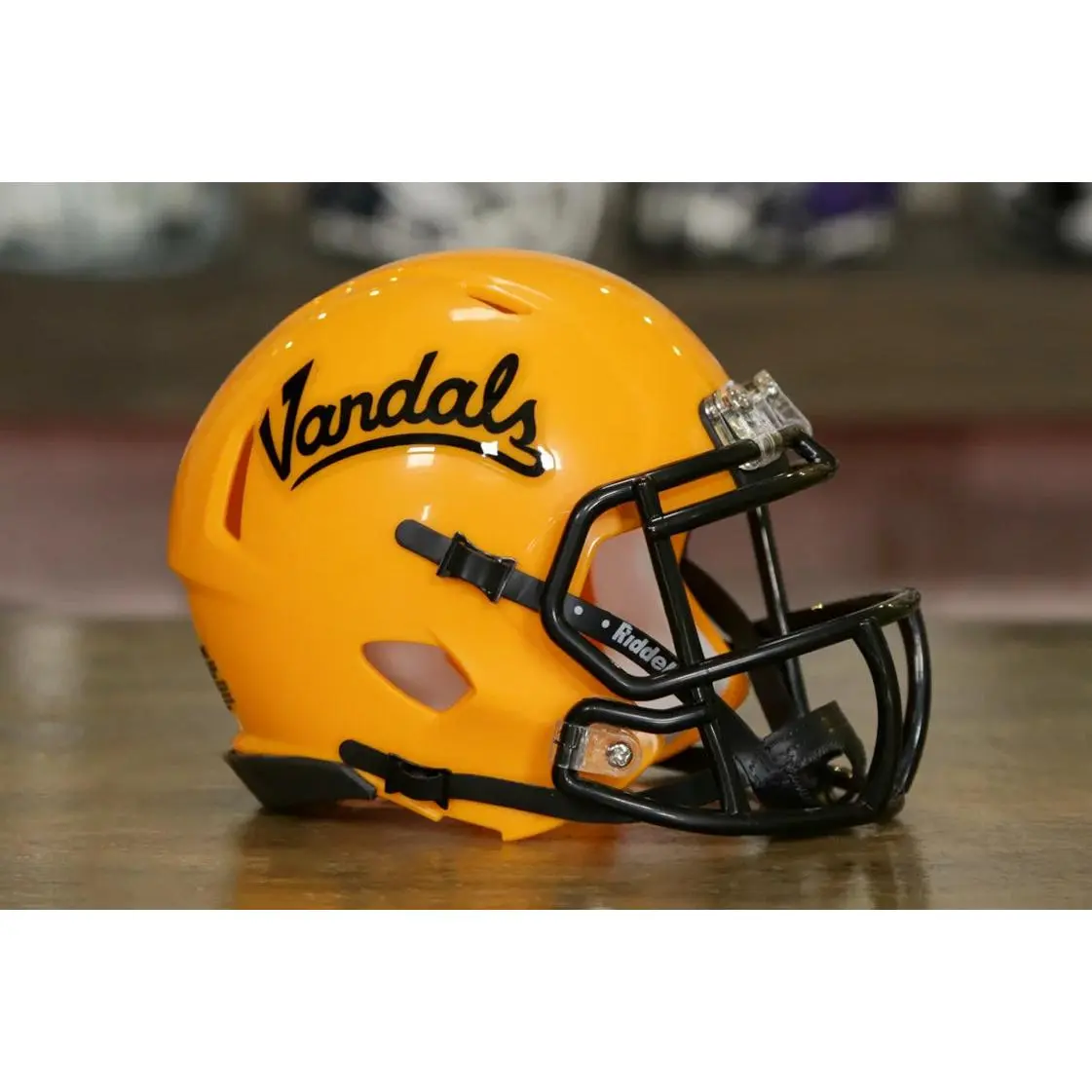 Speed Mini Football Helmet, Idaho Vandals Replica Collectible, 6-Inch Desktop Display, Football Accessories for Fans, Desk, Wall