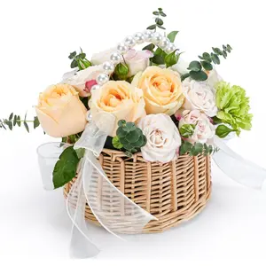 Flower Girl Basket Wicker Rattan Wedding Flower Basket with Pearl Handle Lace Bows and Lining Handwoven Rustic Elegant Small Basket for Wedding Party Home Garden Decoration Outdoor Picnic