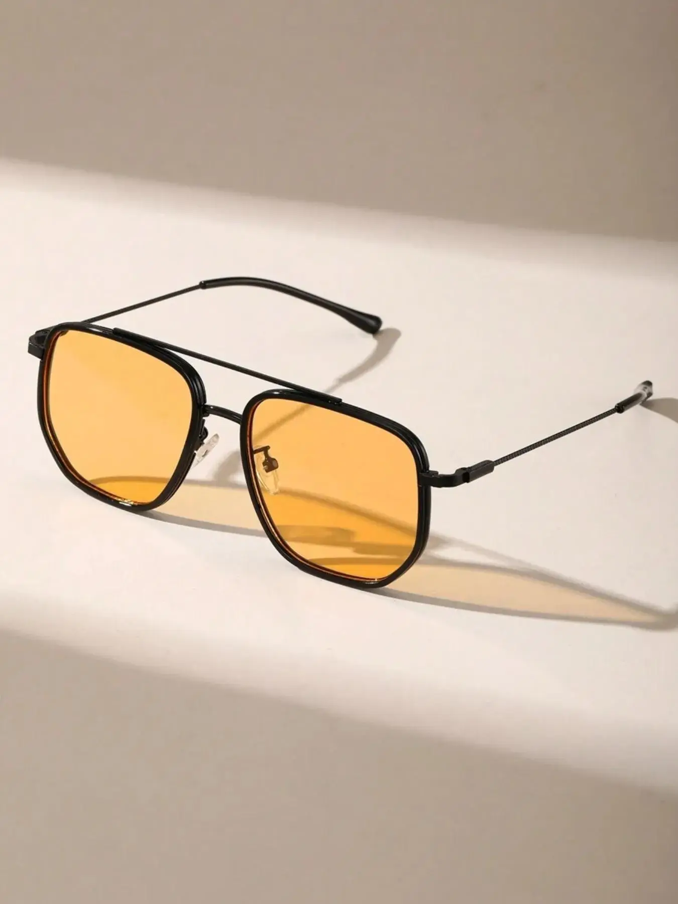Unisex Vintage Sunglasses, Trendy Casual Sunglasses for Everyday Use, Fashion Accessories for Outdoor Activities, Trendy Beach Eyewear, Stylish Glasses, Trendy Fashion Shades, Street Style Shades, Trending Glasses