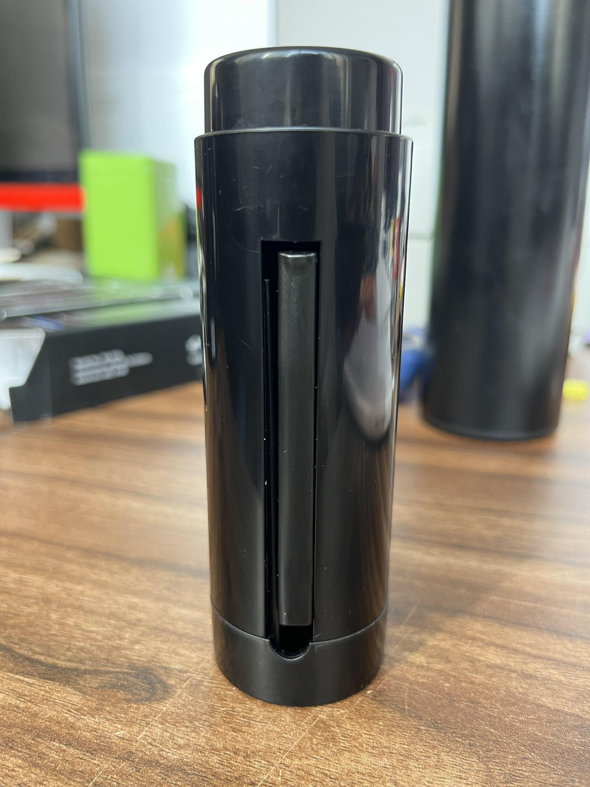 [FaddishDeal】 Portable Stick pop-up box. Easy to store and ready to use at any time. Perfect for storing 'stick' items. The brand- new pop-up design is stylish and fun, making it convenient to carry. Enjoy the fun of using it anytime, anywhere