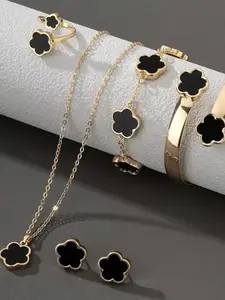 A 5-piece fashionable jewelry set of five leaf clover sparkling necklace, bracelet, bracelet, earring, and ring, suitable for daily wear, vacation dates, and other occasions. It is also a surprising and exquisite small gift.