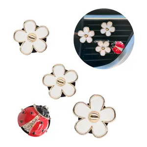 Flowers Ladybug Car Air Freshener Vent Clips,3count White Daisy Flowers and 1count Red Ladybug Car Air Freshener Clips,Cute Women Car Accessories,Refillable Car Diffuser Car Decor