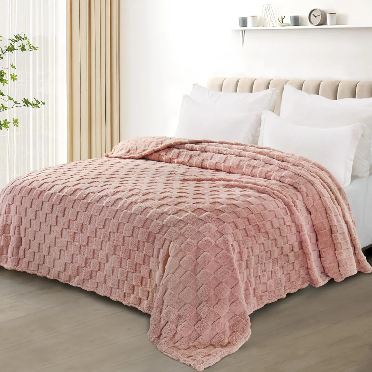 King Size Flannel, Super and Warm Lightweight Checkered Pattern Blankets for Seasons, 90x104 Inches, Pink