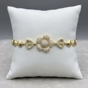 Beautiful bracalet for you! Size 6.5” to 7.5”