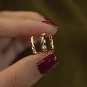 s925 sterling silver Rectangular Hoop Earrings，Minimalist Simple Unique Earrings for galentine‘s party valentine’s day gift，fashion zirconia earrings，anniversary holiday jewelry，gift for women