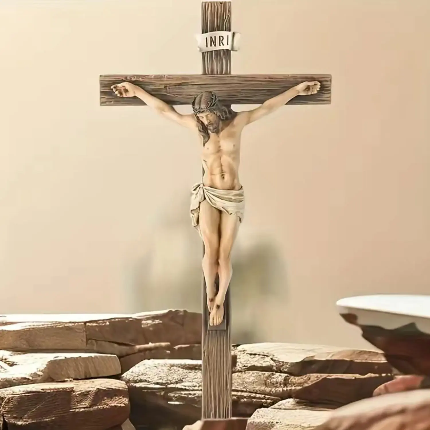 Traditional resin cross pendants, religious home decorations suitable for Christmas, Easter and New Year, universal decorative items, seasonal wall hanging decorations, religious supplies