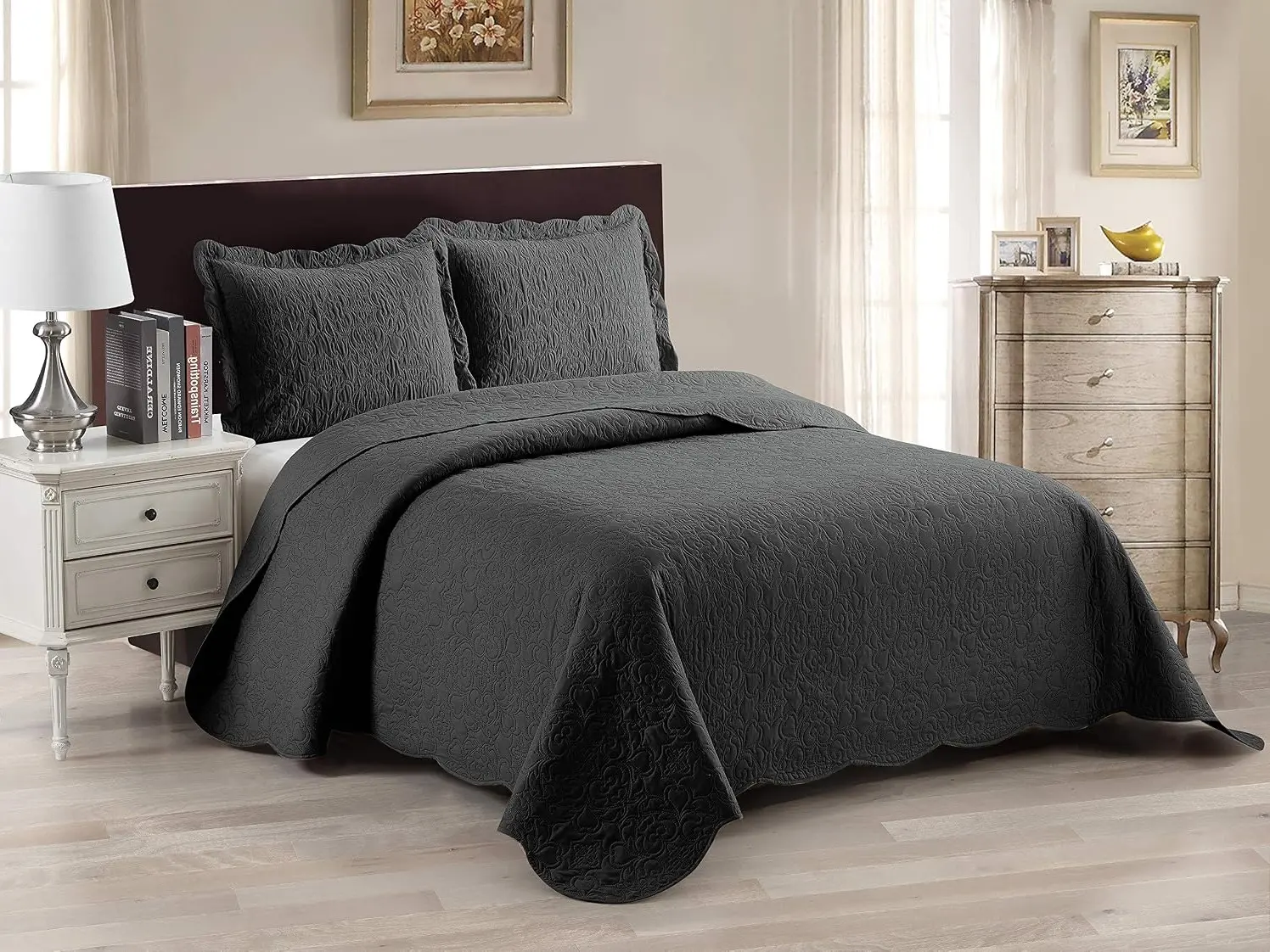 Luxury Home 3 Piece Reversible Lightweight All-Year Oversized Solid Embossed Bedspread Quilt Coverlet Bed Cover Bedding Set with Pillow Shams
