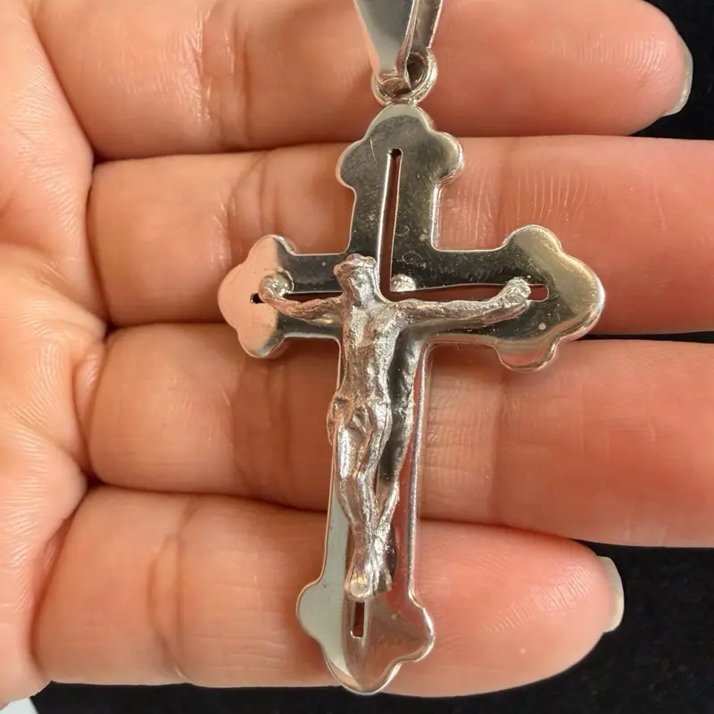 925 Silver Crucifix Pendant Necklace - Classic Cross Shape Unisex Jewelry Accessory with Metallic Chain, 2.5in High