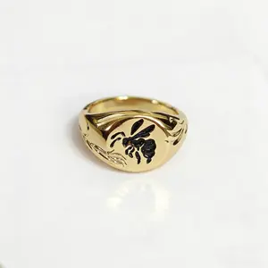 Vintage bee seal ring, featuring black enamel filling craftsmanship, a three-dimensional and plump pattern, exquisitely carved scroll patterns on both sides, a classic unisex style, an ideal holiday gift for friends.Nature Inspired Ring.