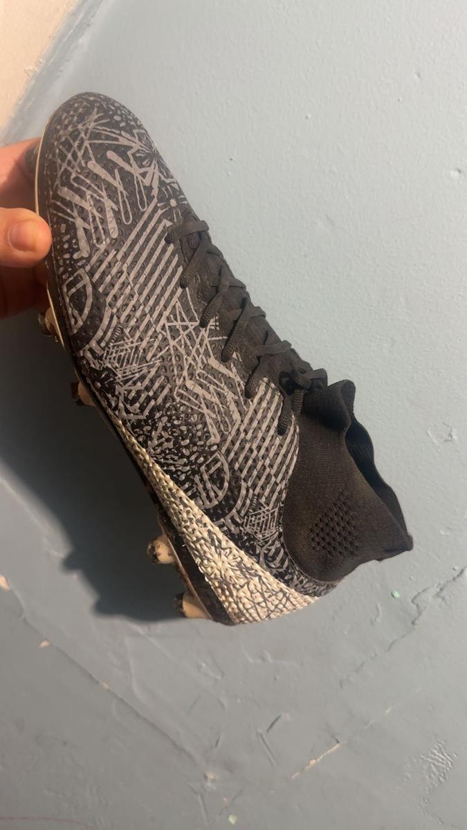 Item: Black, 7.5 Big Kid