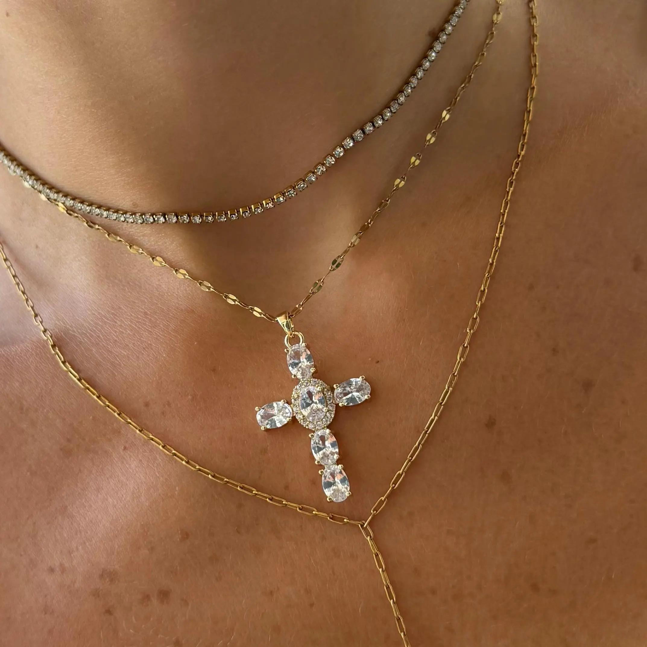 EVRY JEWELS Women's 14 Karat Gold Plated Cross Pendant Necklace - Cubic Zirconia, Non-Tarnish, Hypoallergenic Christian Gold Jewelry, Accessories for Women, Gifts for Girlfriend