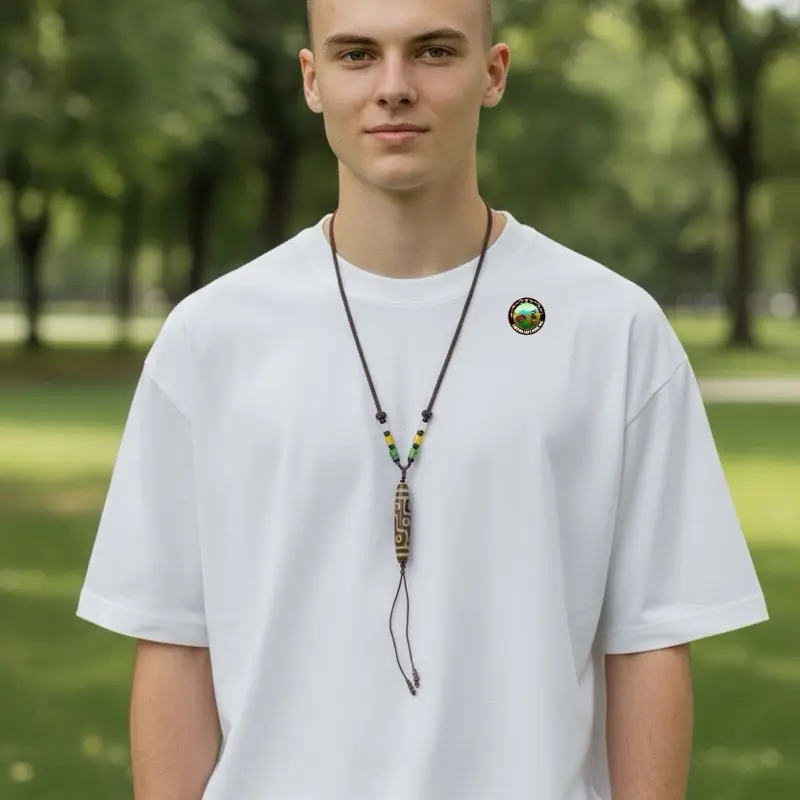 9-EYES Dzi bead necklaces can be worn by both men and women.