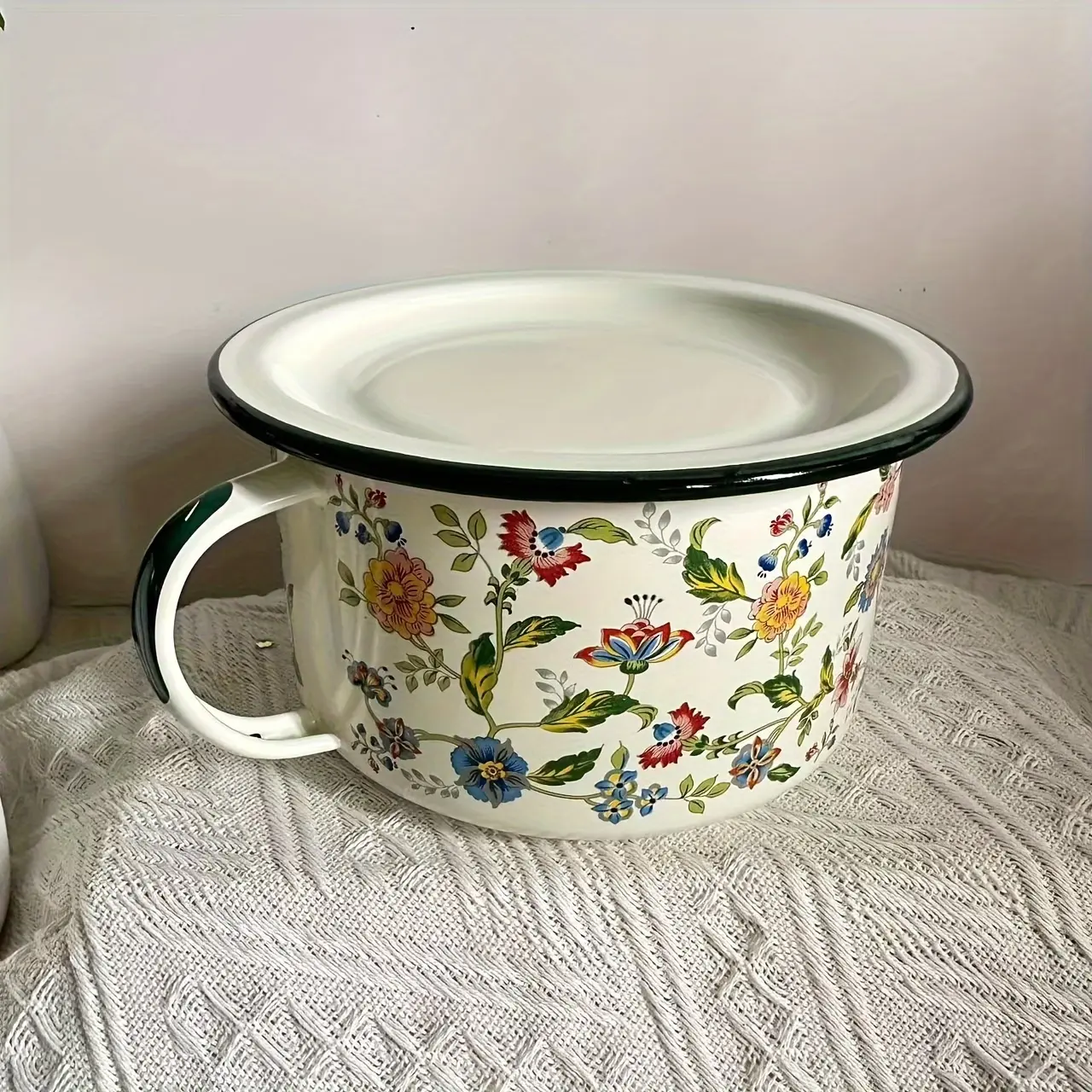Vintage Floral Pattern Enamel Bowl with Lid, Fruit Bowl, Serving Bowls with Lids, Soup Bowls, Perfect for Soup Rice Noodles, Ideal for Outdoor Picnics and Festive Celebrations