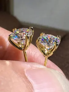 1 Pair Fashion Cubic Zirconia Stud Earrings Solitaire Earrings Elegant Minimalist Earrings For Women For Wedding Engagement Anniversary Party Jewelry Valentine's Day Gift