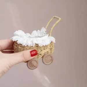 Miniature Rattan Stroller OB11 BJD Doll Stroller Mini Wicker Bassinet Carriage for Dollhouse Role Play & Photography