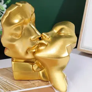 Couple Kissing Statue Decoration Craft, 1 Count Romantic Creative Desktop Ornament, Home Decoration for Office Coffee Shop Gallery, Decorative Figurines
