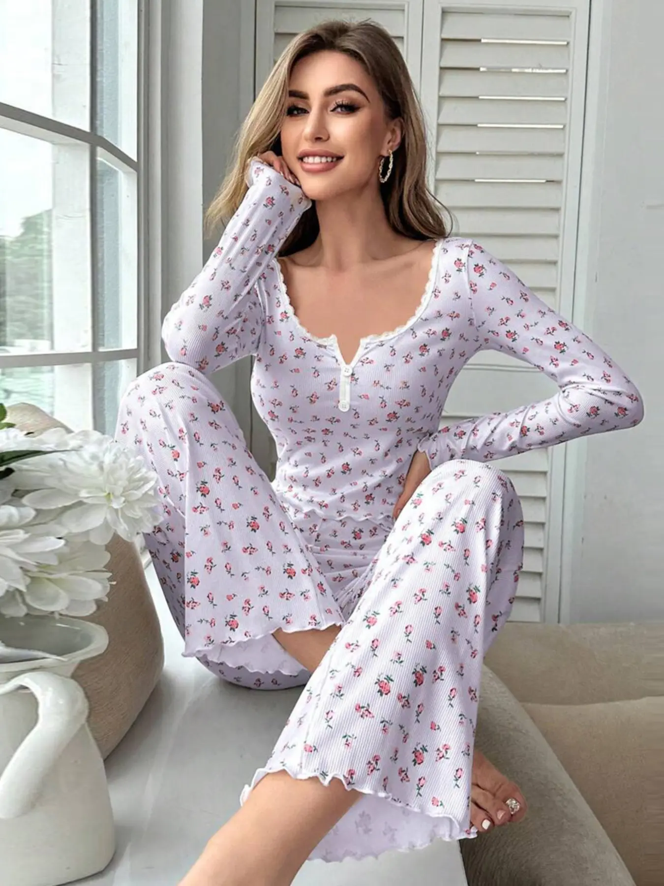 Women's Ditsy Floral Print Long Sleeve Fitted Pajama Set, Nightwear Sleepwear Homewear, Soft Breathable Fabric, Casual Home Wear, Loungewear, Elegant & Comfortable Matching Sleepwear, Pajamas Home Wear for Daily Use