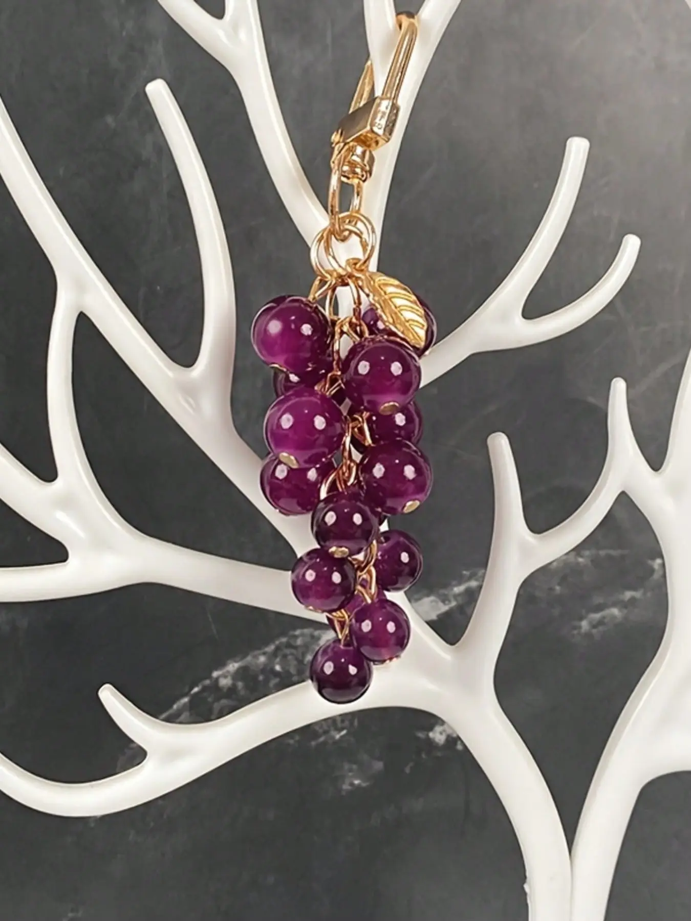 Grape Cluster Bag Charm Pendants, Trendy Bag Charms, Stylish Backpack Charm, Bead & Leaf Bag Chain Charms, Natural Bag Decoration Keychain, Bag Pendant for Backpack Purse, Purse Accessories, Bag Accessory, Backpack Charm, Available in Green/Purple
