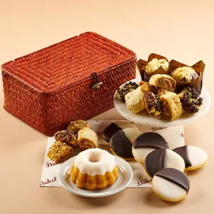 Old Fashioned Gourmet Wicker Basket cookies basket gift