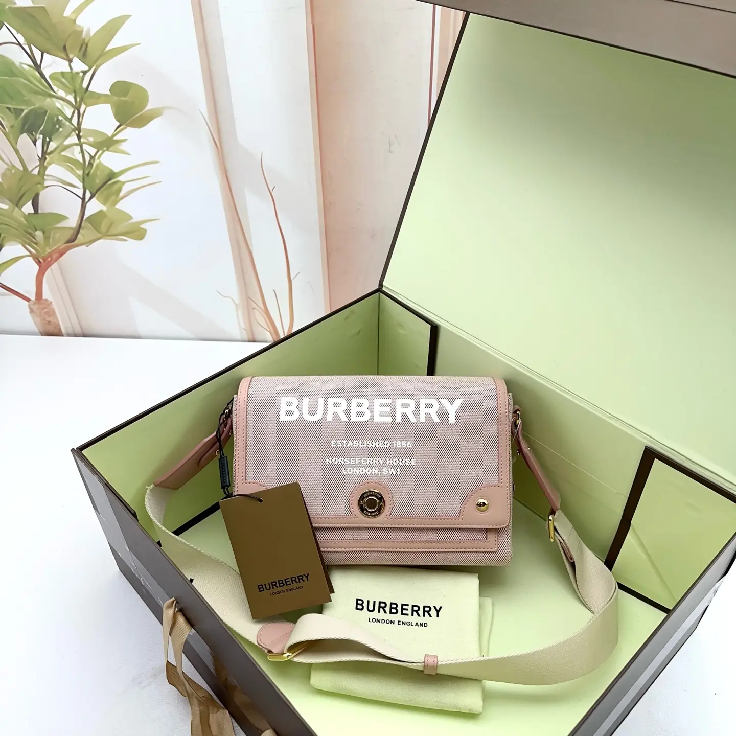 Pre-owned BURBERRY Pink Canvas Letter Print Flap Crossbody Bag 0805raye 21496602