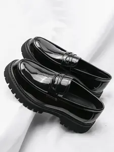 Men's Slip-On Loafers, British Style Leather Shoes, Retro Feel, Comfortable Round Toe, Glossy PU Leather, Thick Rubber Sole, Flat