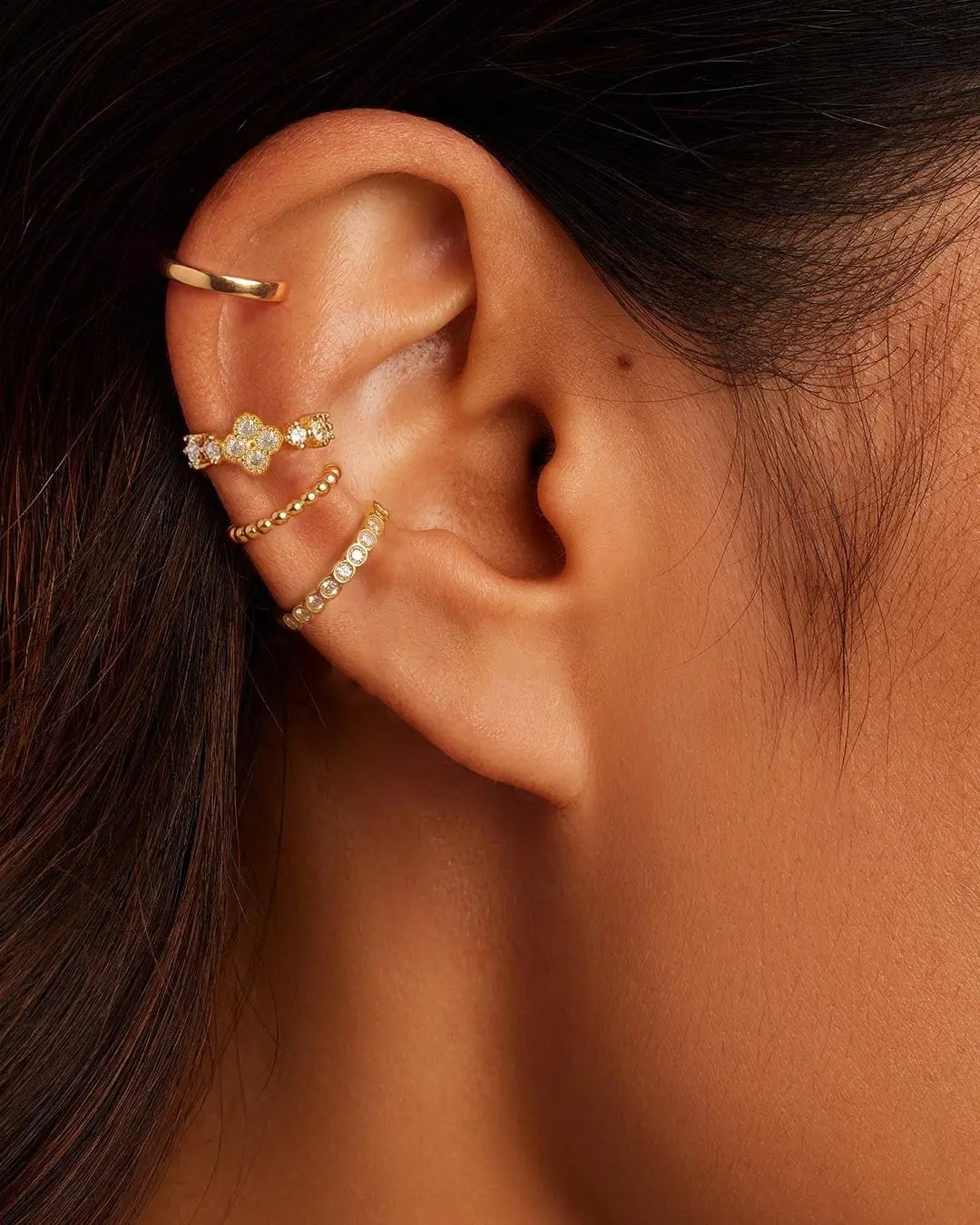 Loyalove 4PCS Ear Cuffs Non Piercing Earrings for Women - Chunky & Thin Gold Clip On Earrings Cartilage Cuff Set, Stackable Helix Conch Fake Piercing Jewelry