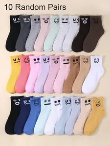 Random Women's Cartoon Face Pattern Crew Socks, Socks for Women, Casual Cute Moisture Wicking Socks,  Socks for Women, Soft Comfy Breathable Socks for All Seasons Daily Wear