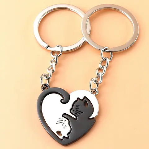 Handmade Stainless Steel Kawaii Hug Cat Keychain - Patchwork Heart Round Pendant, Lightweight Stylish Portable Romantic Accessory, Keychain for Car Keys & Bags, Couple Gift for Boyfriend, Cute Collectible Fashion Item, Lightweight Keychain