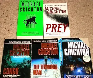 USED-Next by Michael Crichton (Paperback)